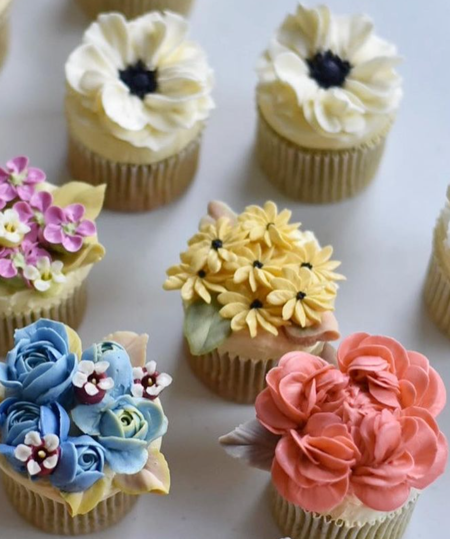 FLORAL CUPCAKES